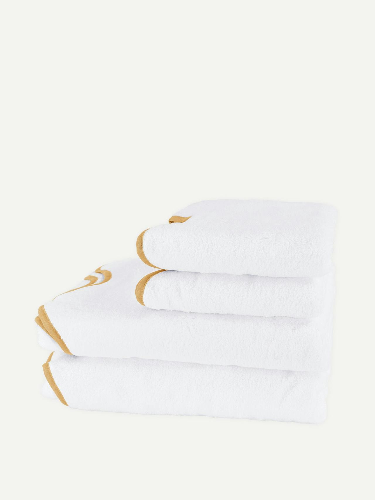 Classic Amelia scalloped bath towel bundle