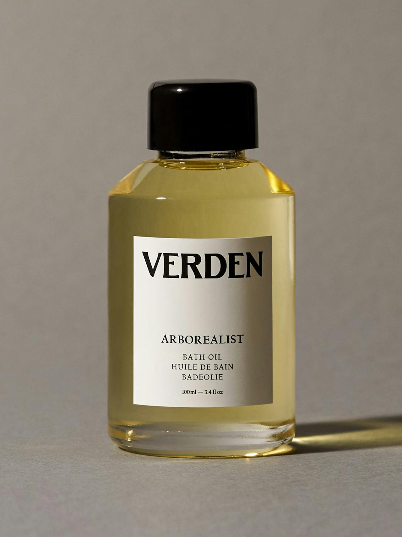 A rich and indulgent Verden bath oil to care for skin, body and mind. Collagerie.com
