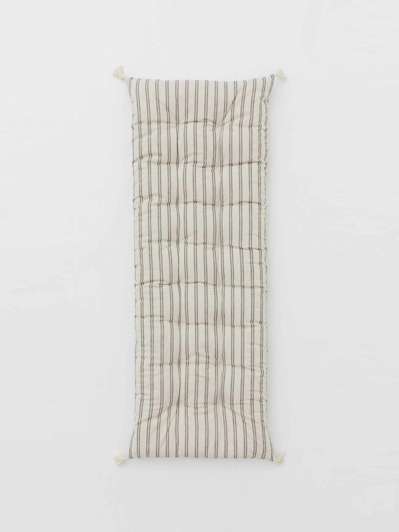 Striped rectangular seat cushion