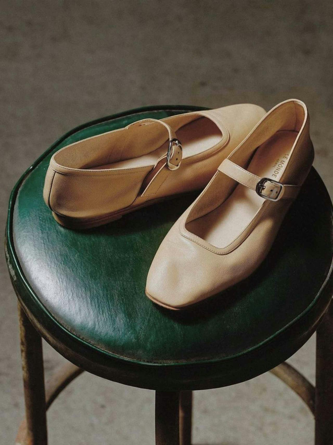Discover Le Monde Beryl shoes and accessories with Collagerie. Free returns within 28 days. From Mary Janes and Venetian gondolier slippers to gorgeous velvet bags | Collagerie.com