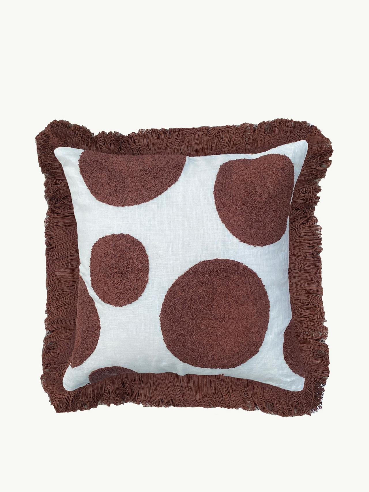 Cinnamon tufted linen cushion cover