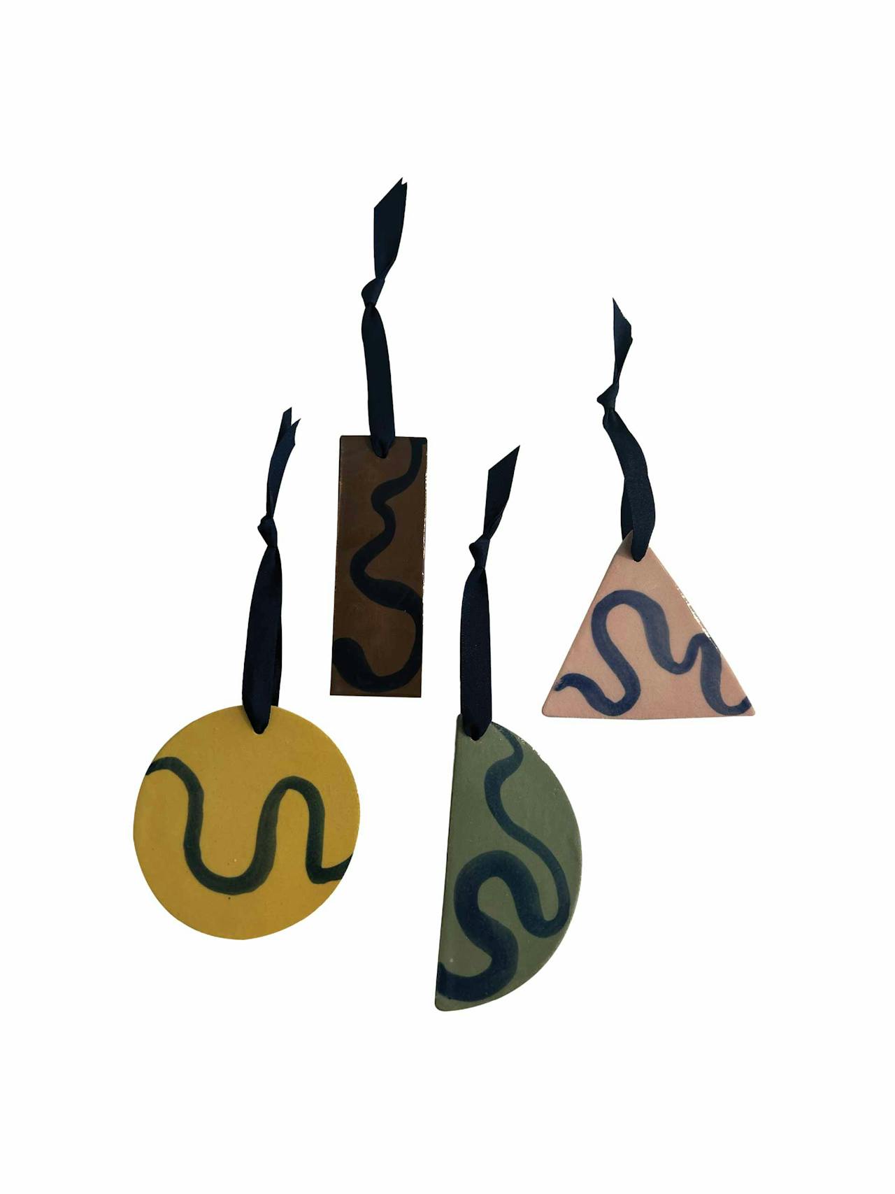 Collagerie x KS.Creative.Pottery hanging decorations, set of 4