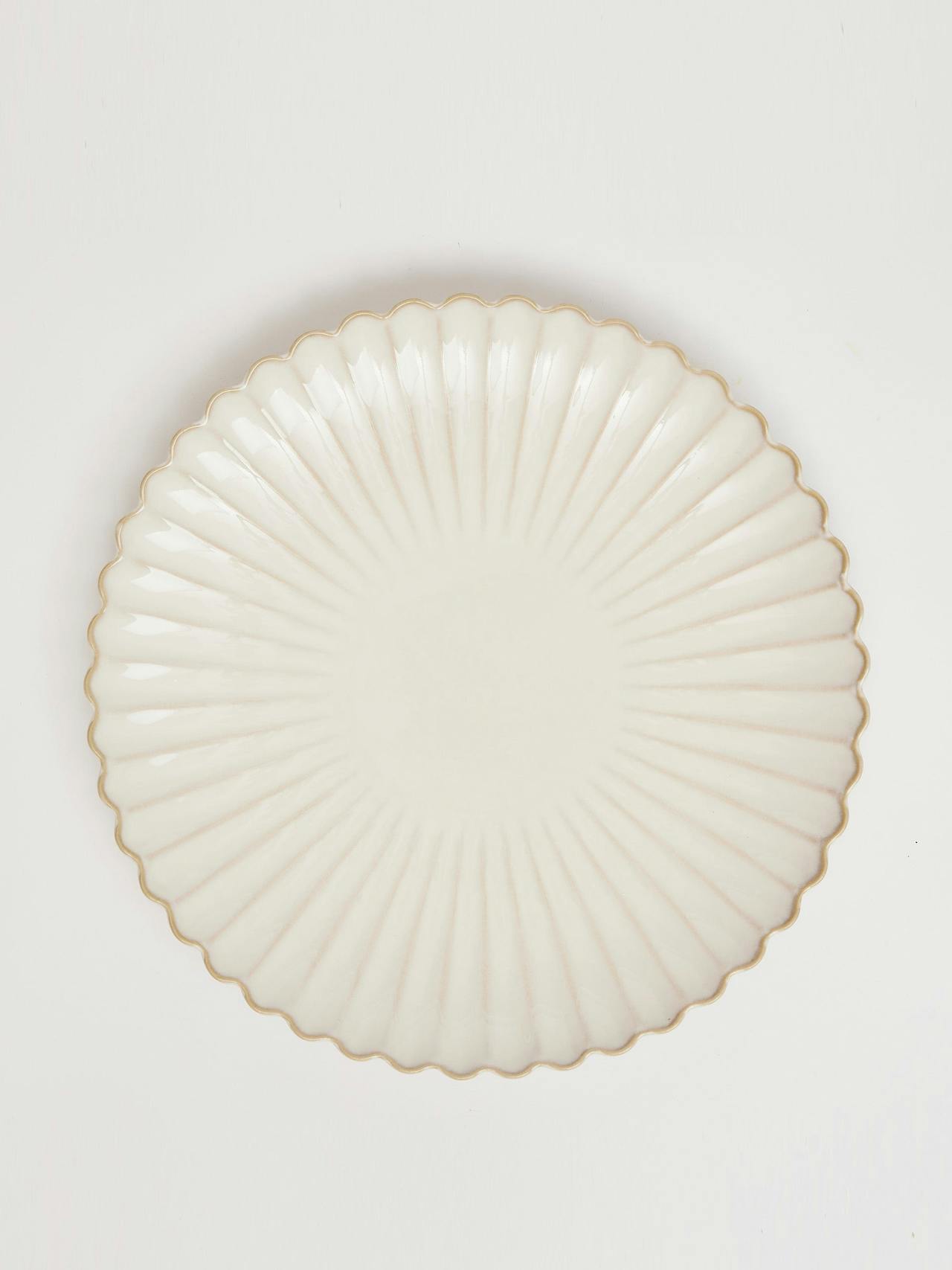 Scallop dinner plates, set of 4
