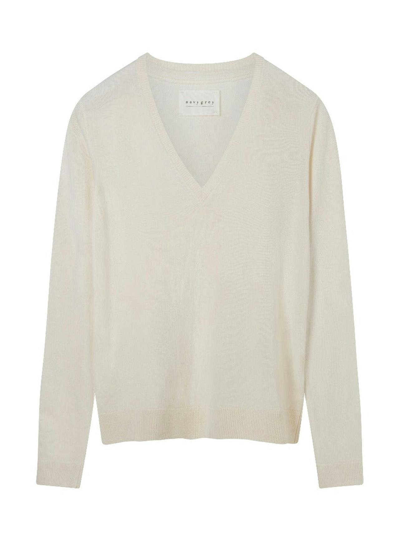 Soft white wool Classic V neck jumper