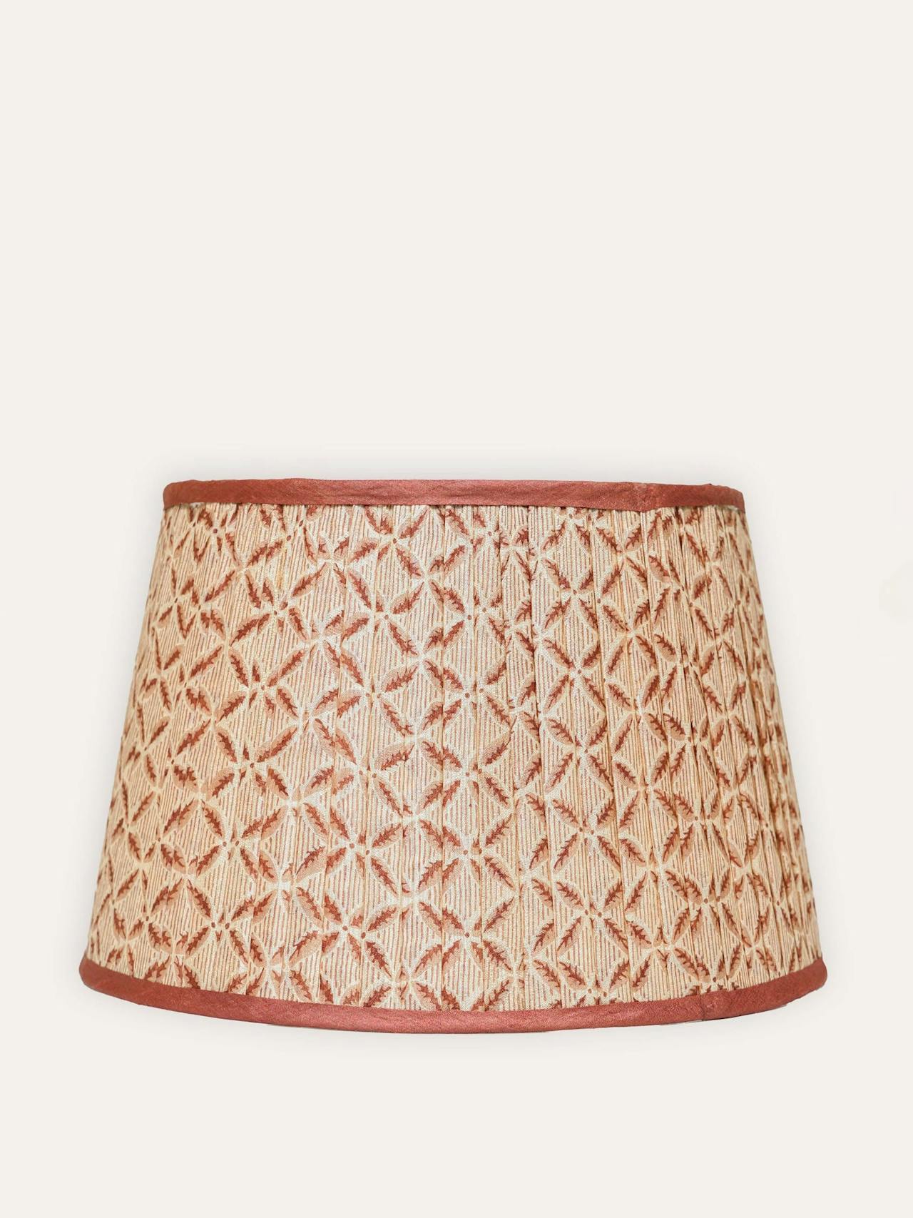 Pink pleated silk single band lampshade
