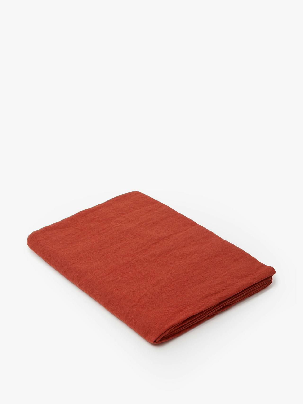 Linen tablecloth in Rouge