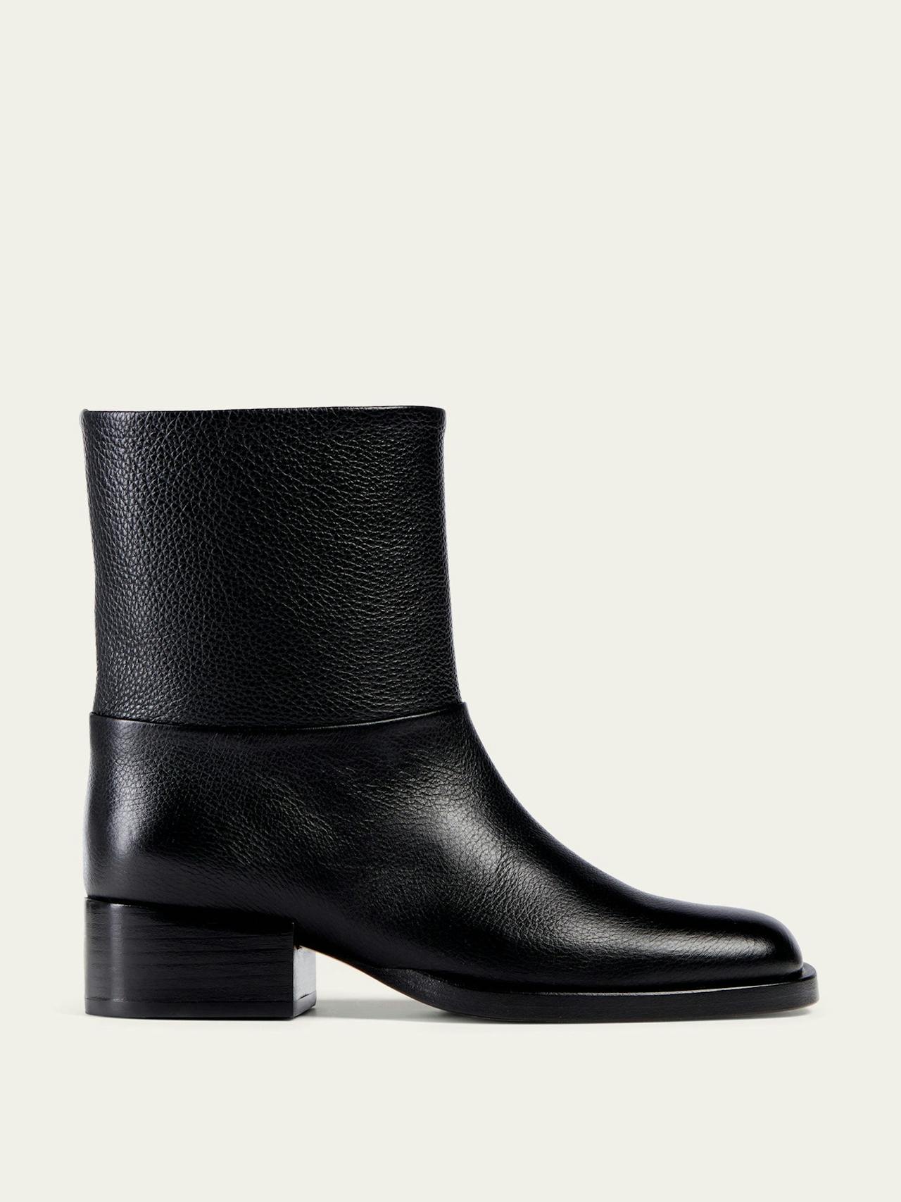 Black Cade boots