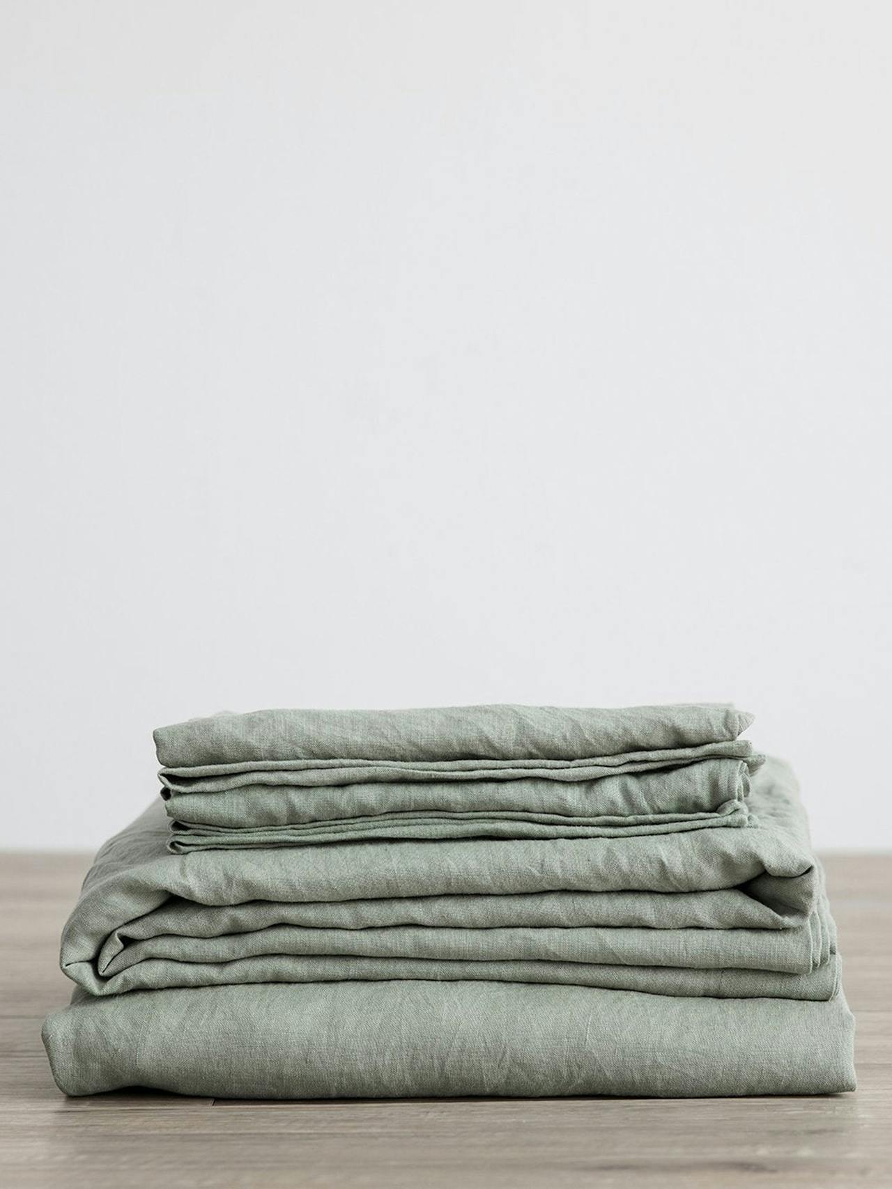 Sage linen sheet set with pillowcases