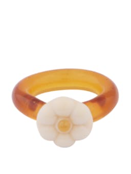 The Daisy ring from sandralexandra is handcrafted with lampwork glass by Spanish artisans local to Barcelona. Collagerie.com