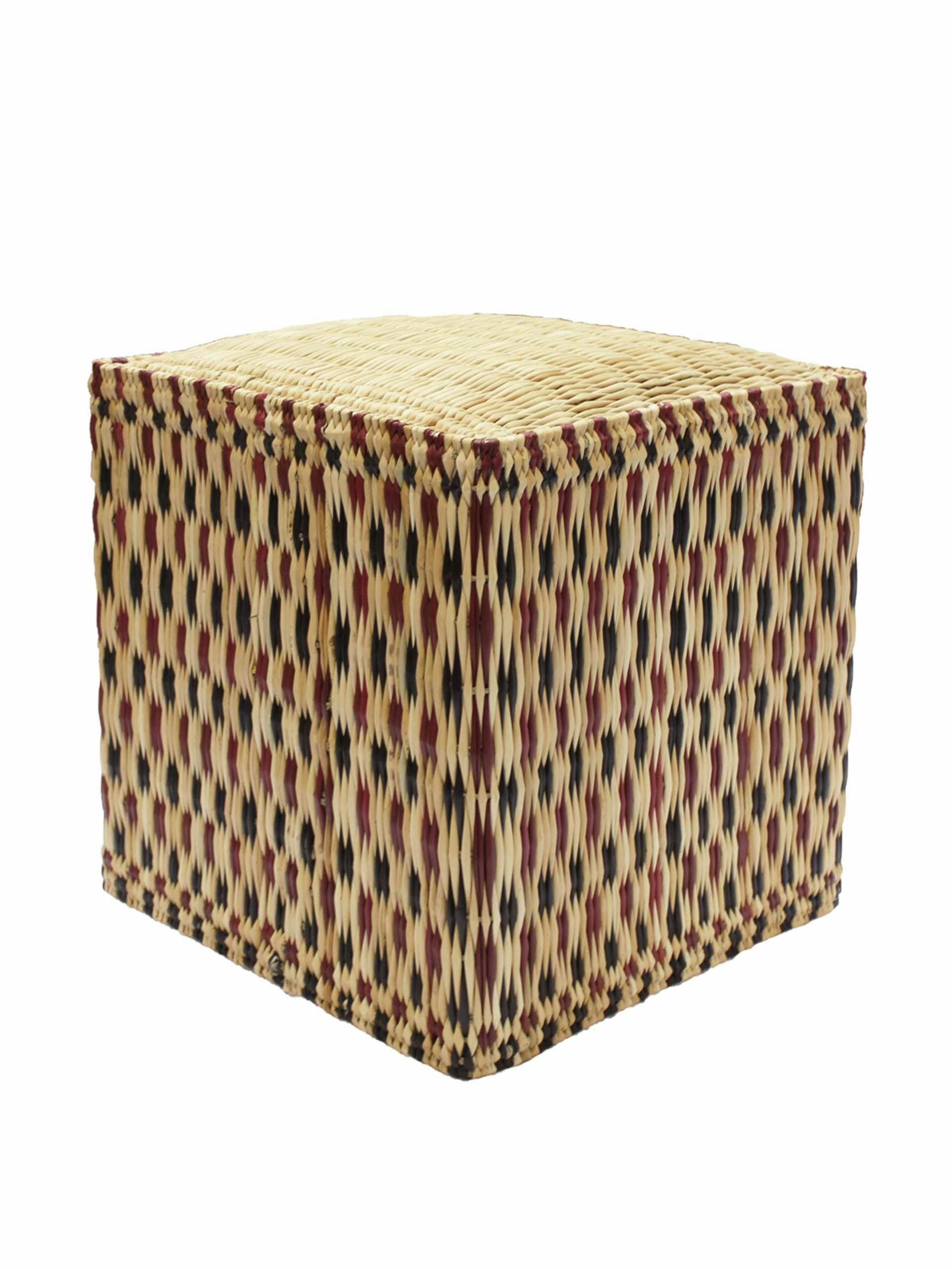 Dotted wicker stool
