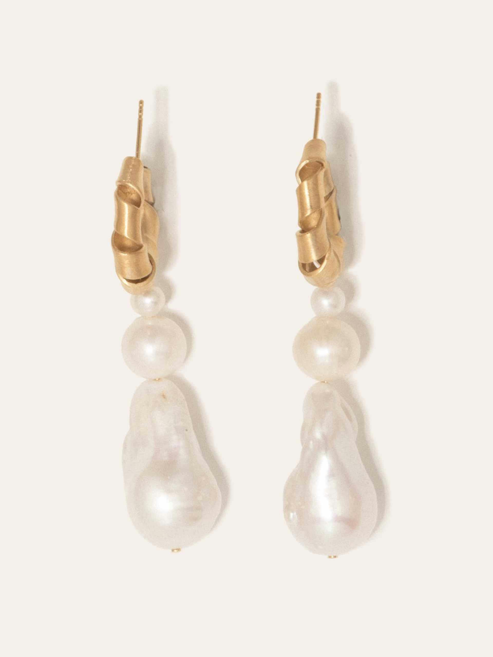 Gold vermeil and pearl earring