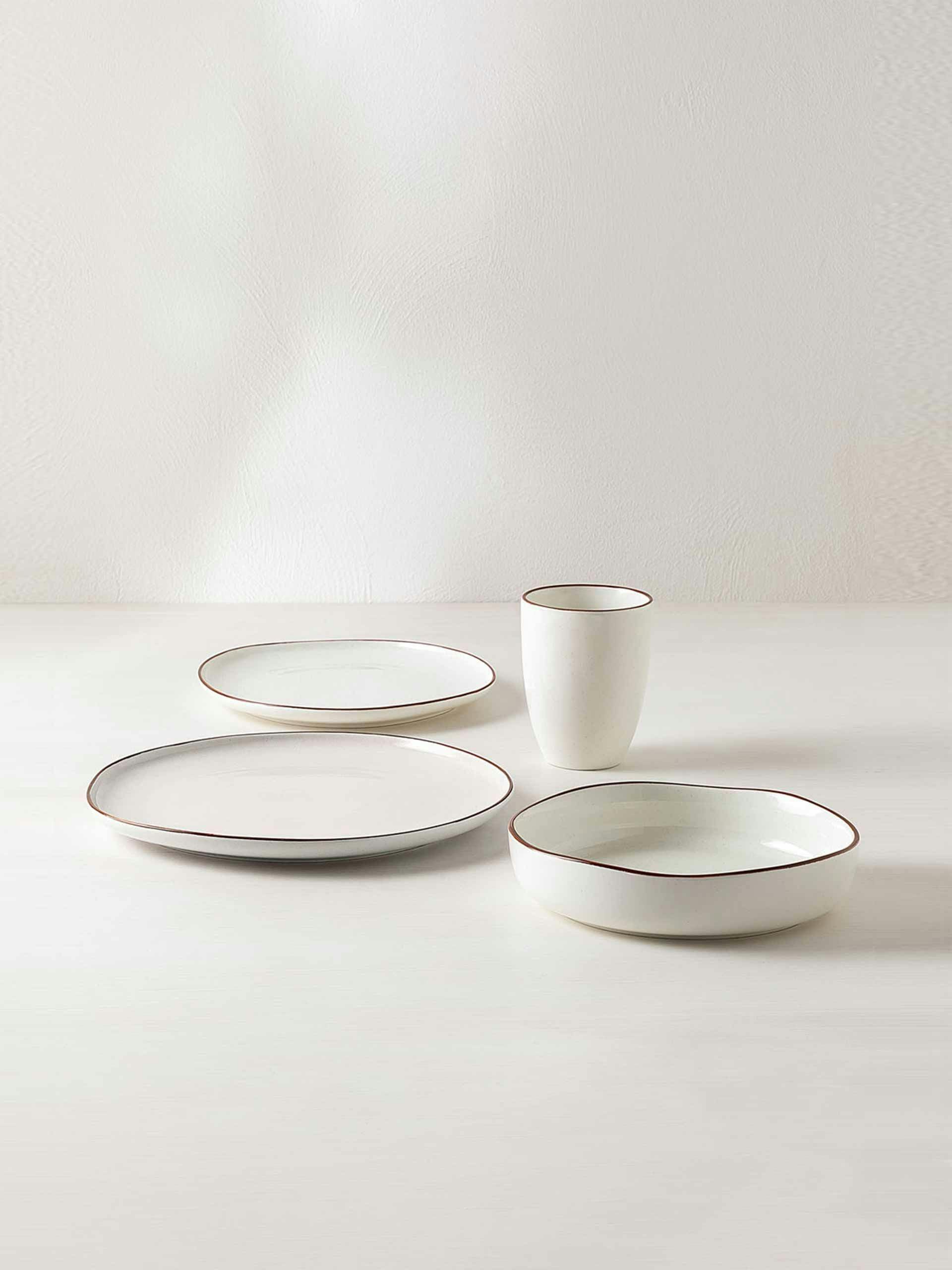 Porcelain dinnerware (16-piece set)