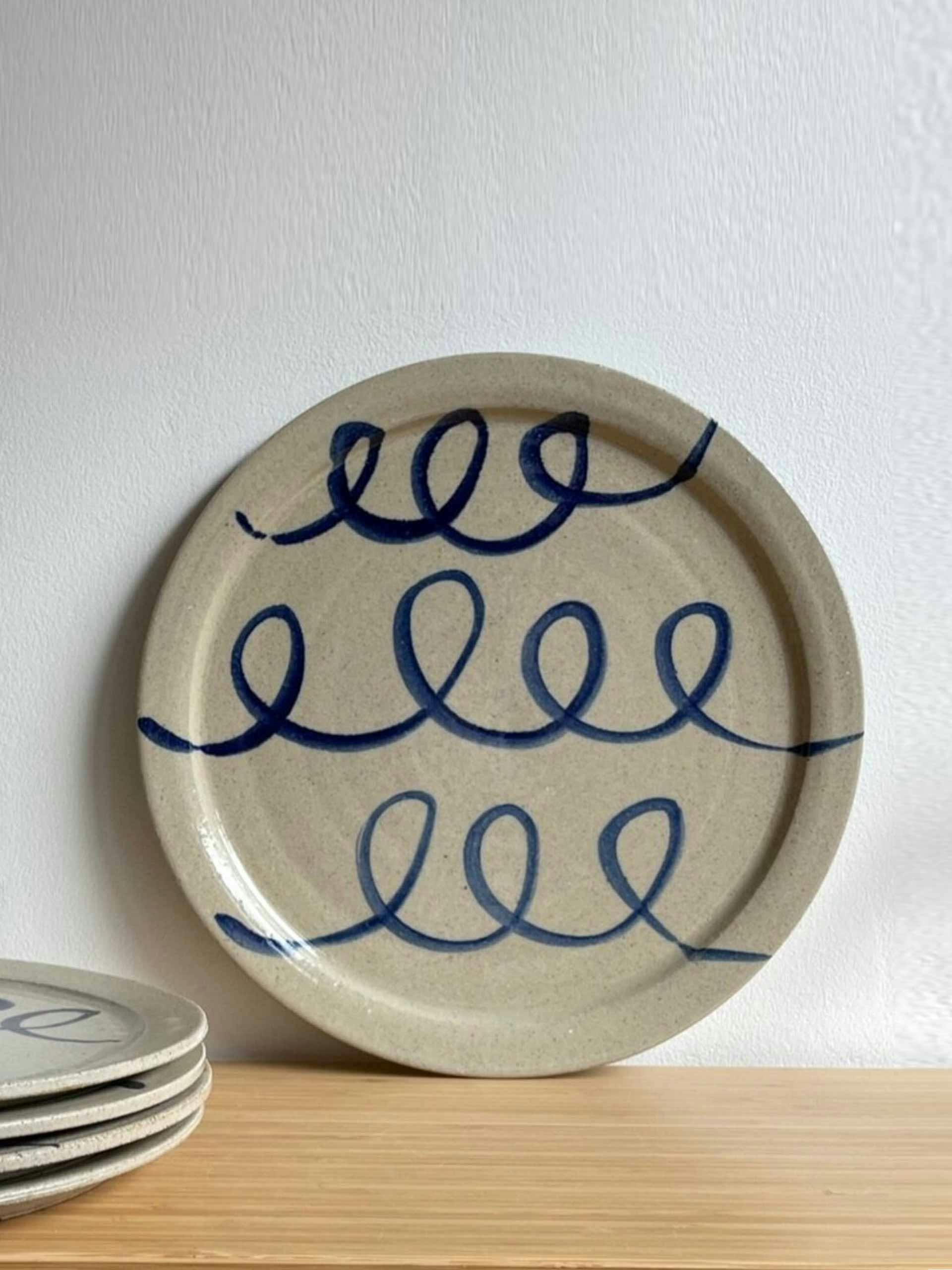 Squiggle plate