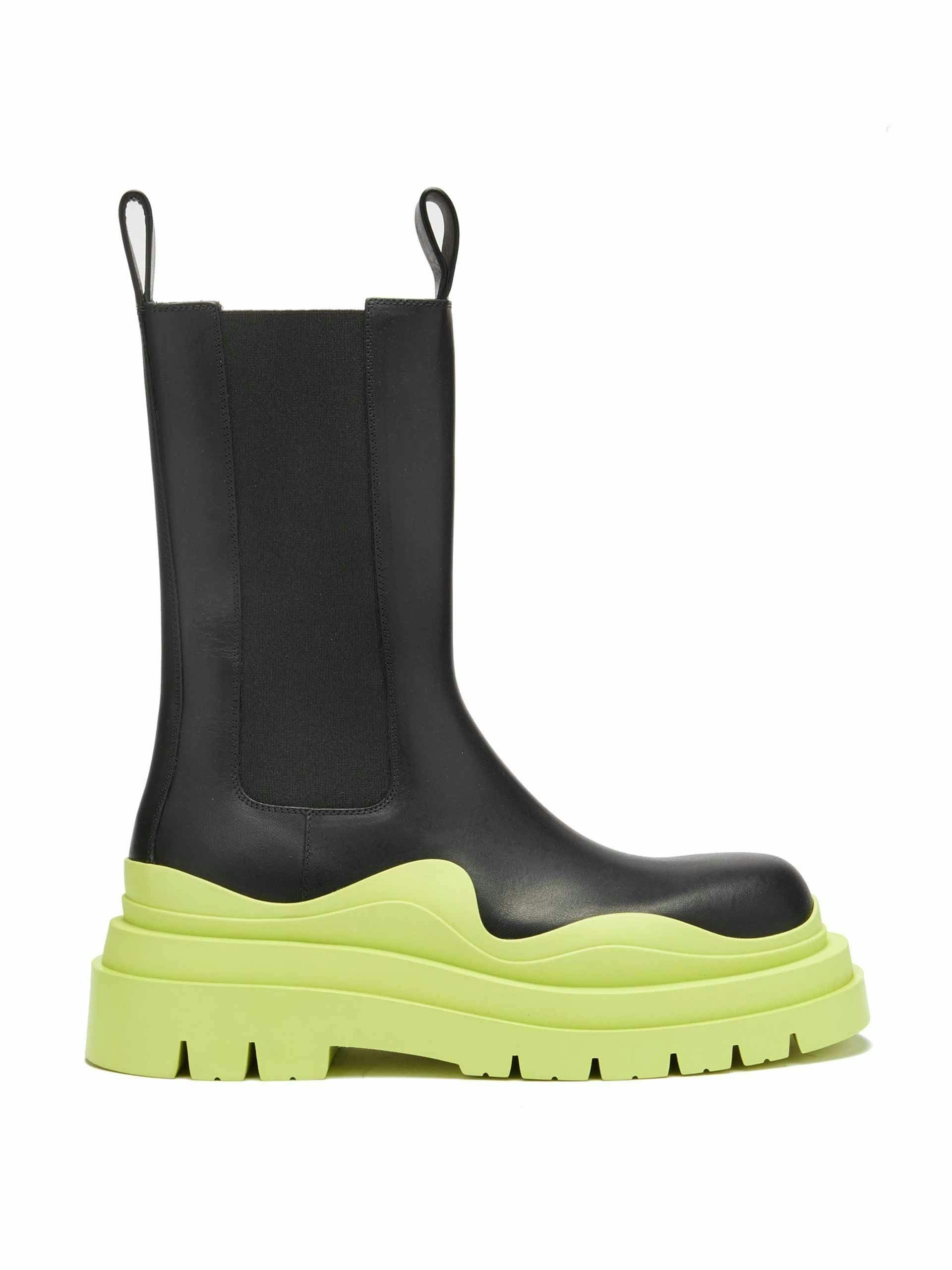 Chelsea boots with yellow sole