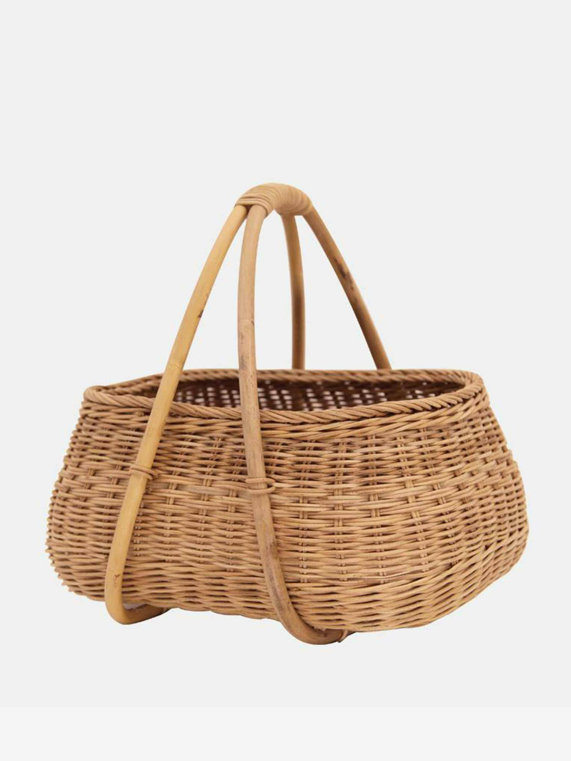 Rattan basket with bamboo handle