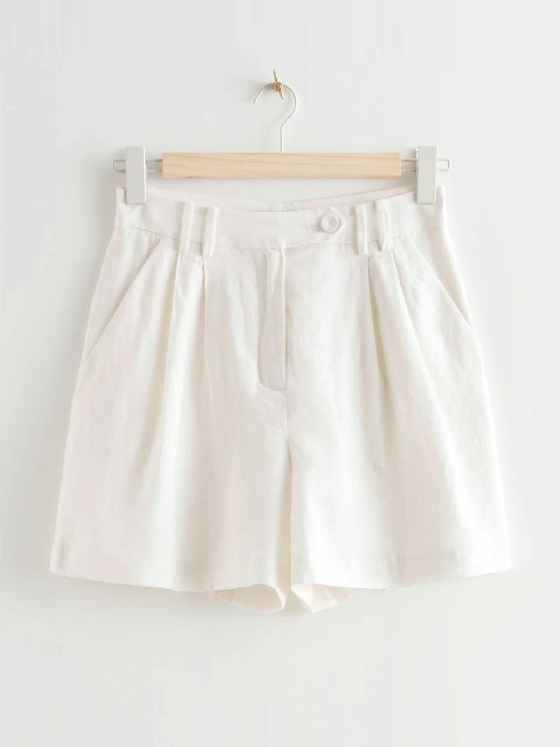 Relaxed linen shorts