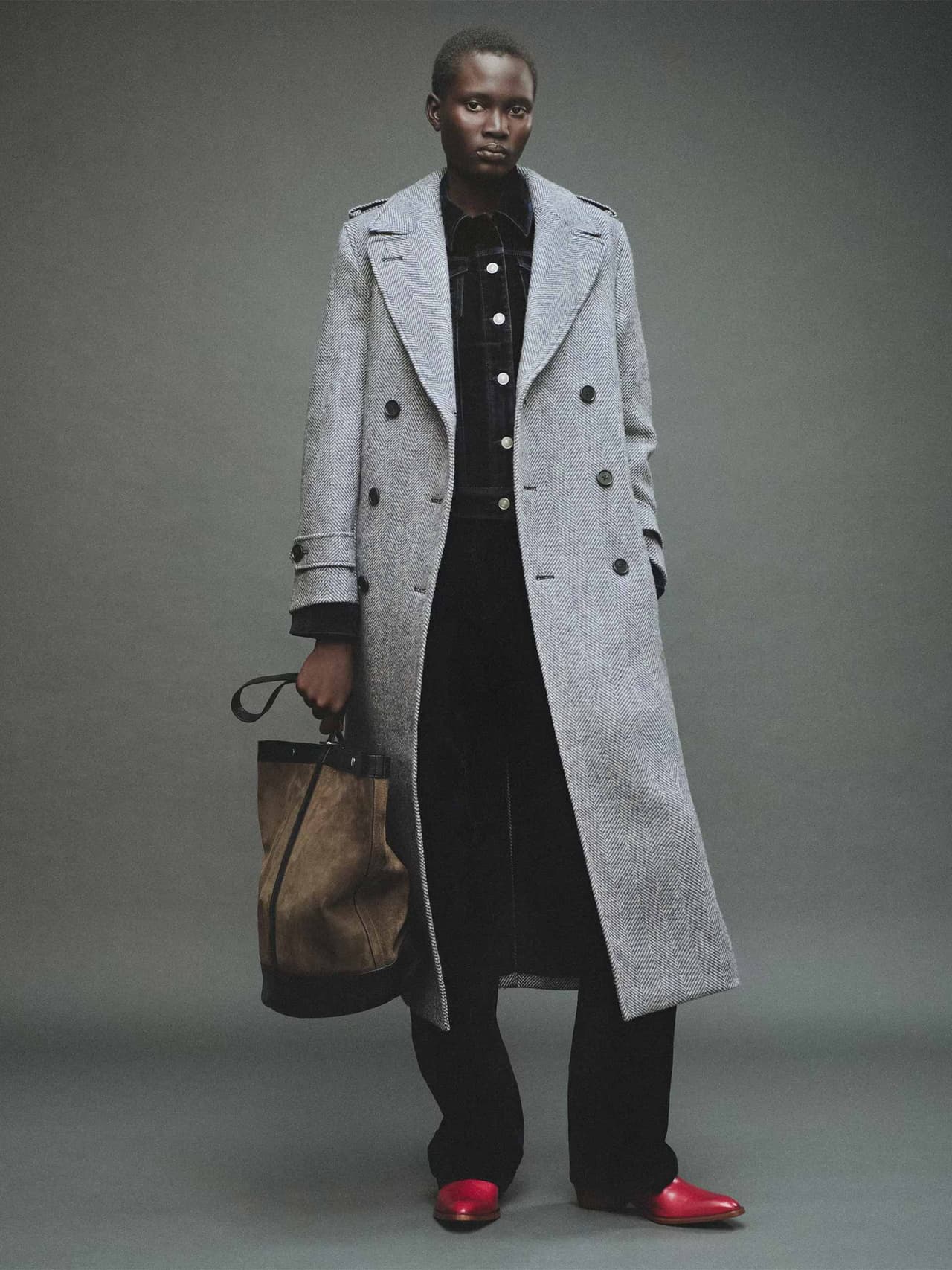 allsaints-holding-campaign-2