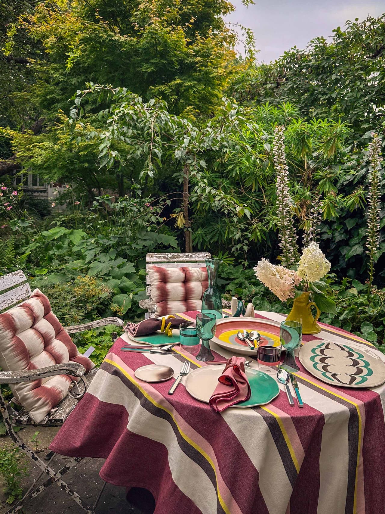 late-summer-table-holding-2