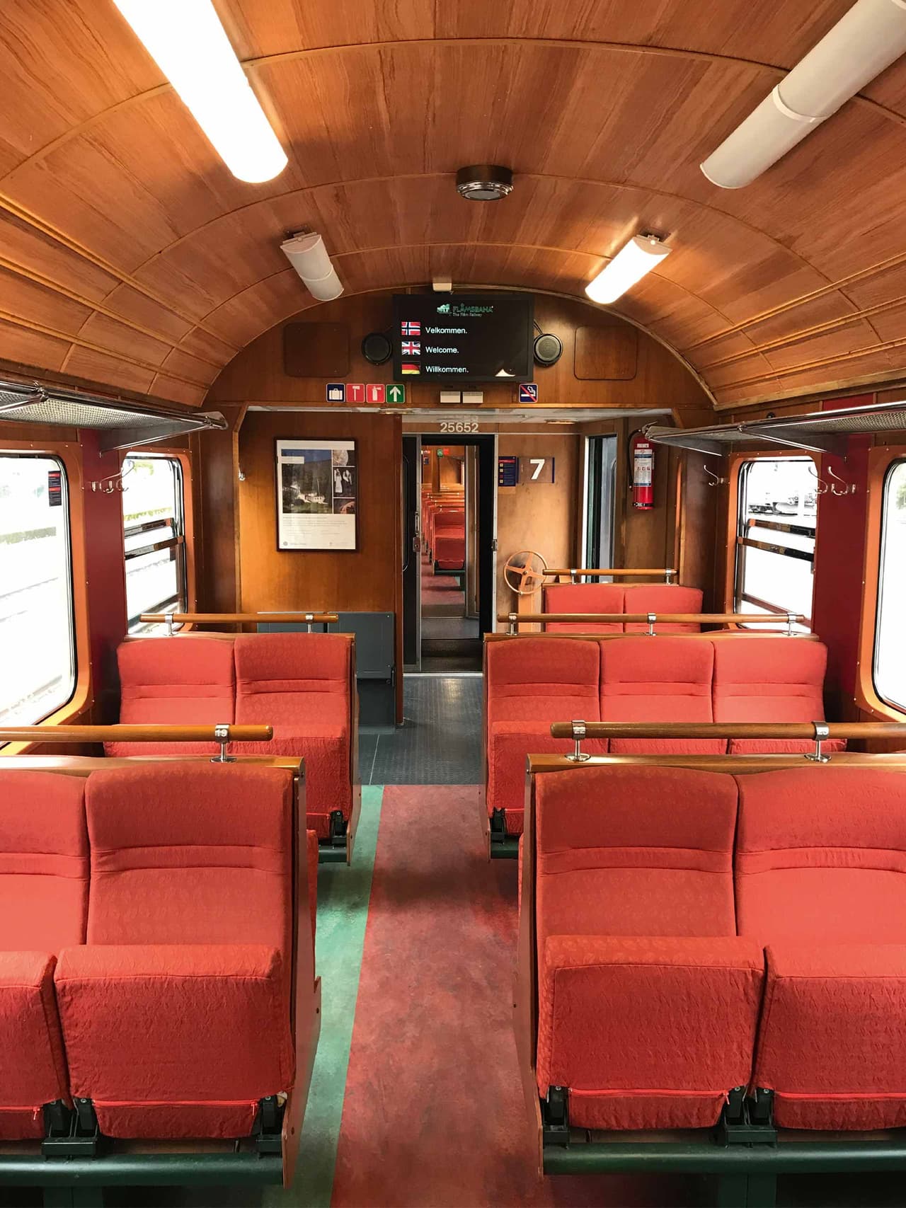 030(1)-flam-railway-aisle-@maudepiper Image: Flam Railway @maudepiper