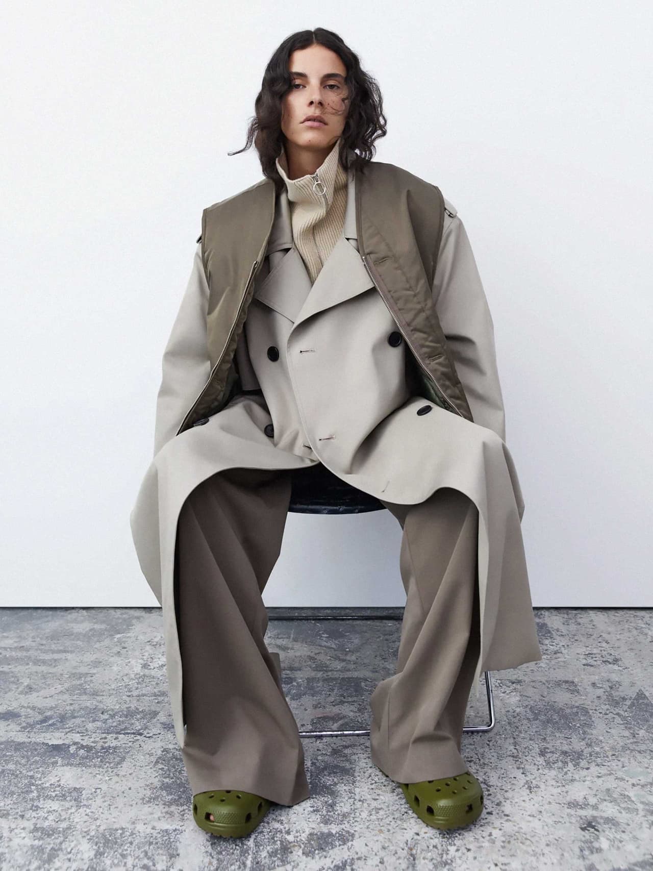 trench-holding-the-frankie-shop