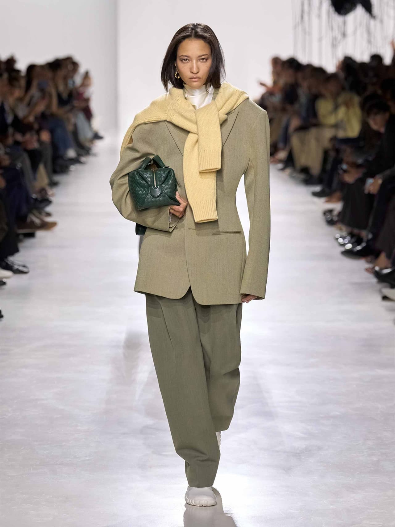 bydesigner-holding-bottega-ss26-2 Image: Bottega Veneta SS26