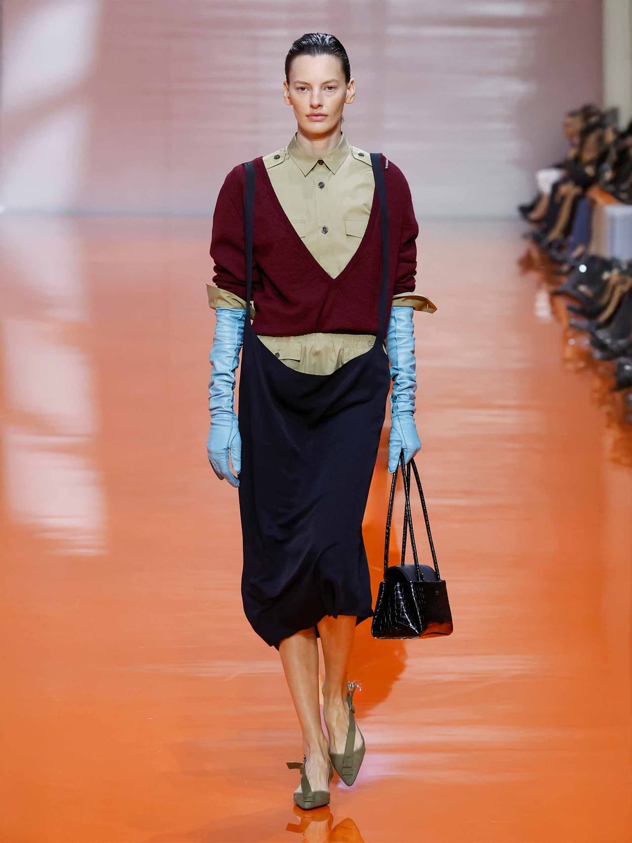 bydesigner-holding-prada-ss26-2 Image: Prada SS26