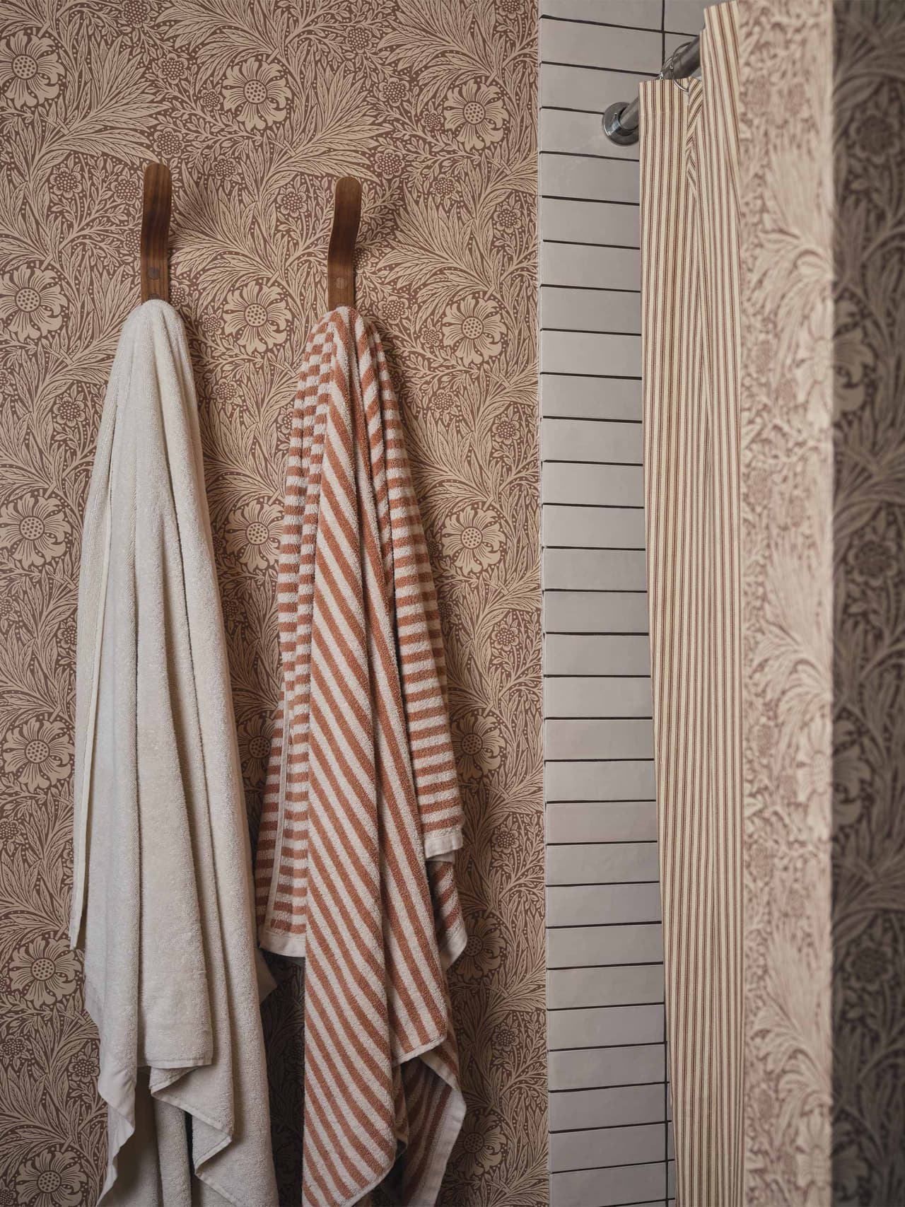 kws-holding-bathroom-2