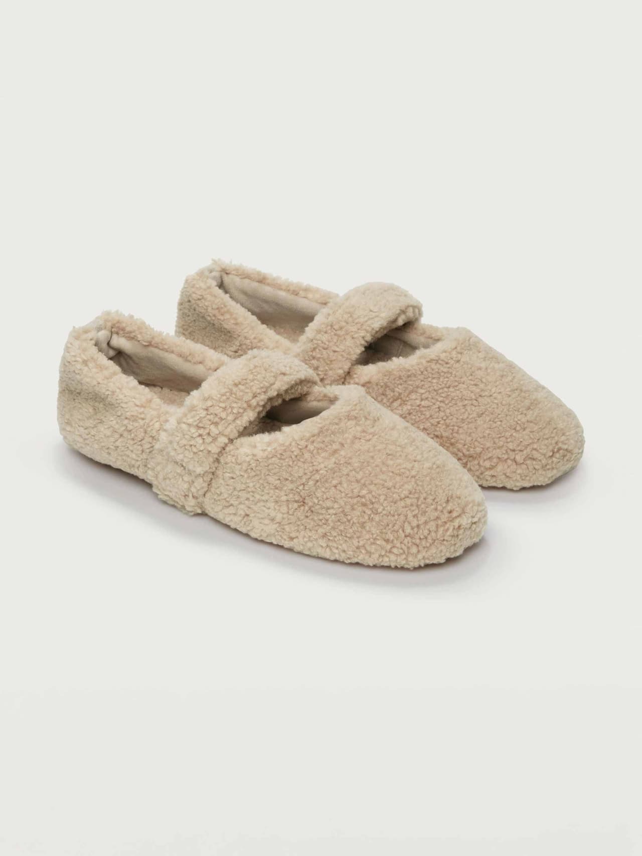 hp-twc-fuzzy-slippers
