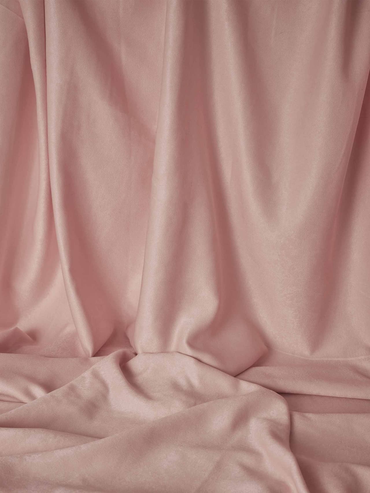 soft-power-palette-holding-andrej-lisakov Image: Andrej Lišakov via Unsplash