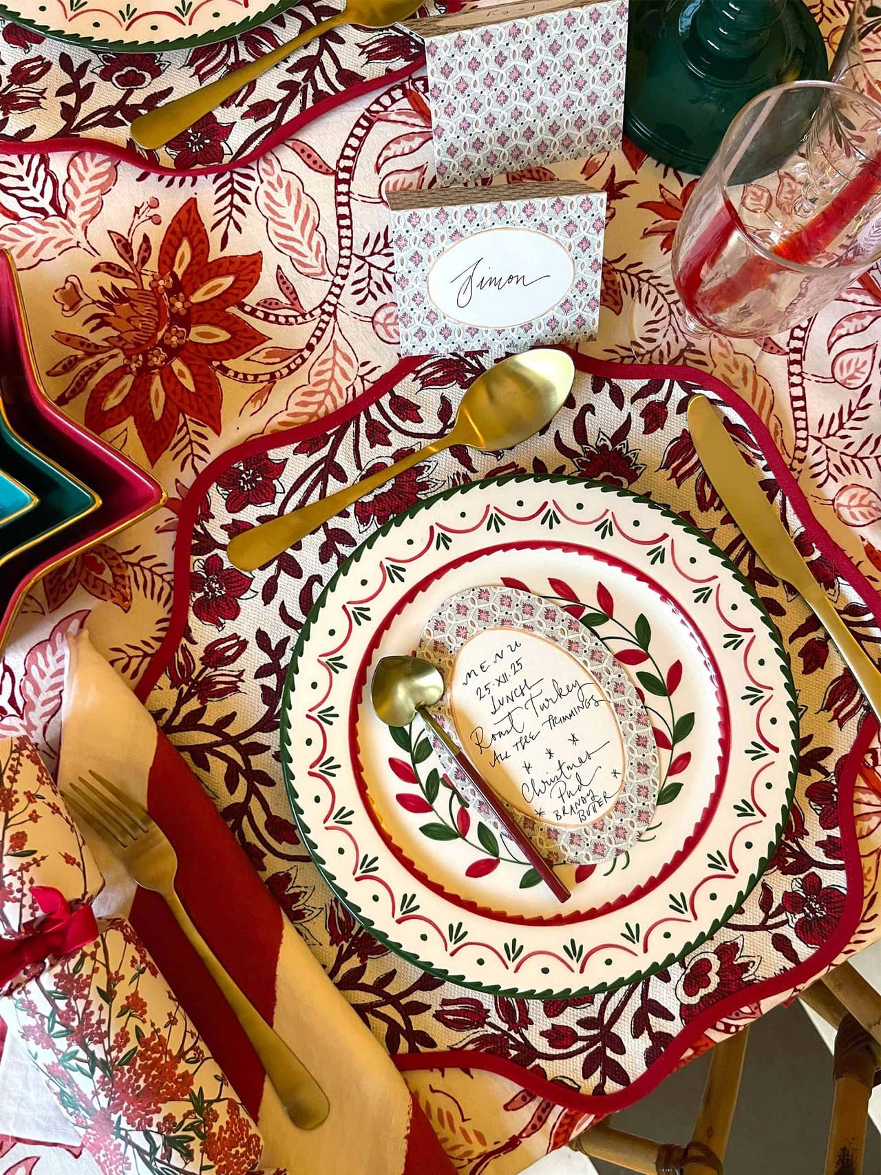 christmas-table-holding-2