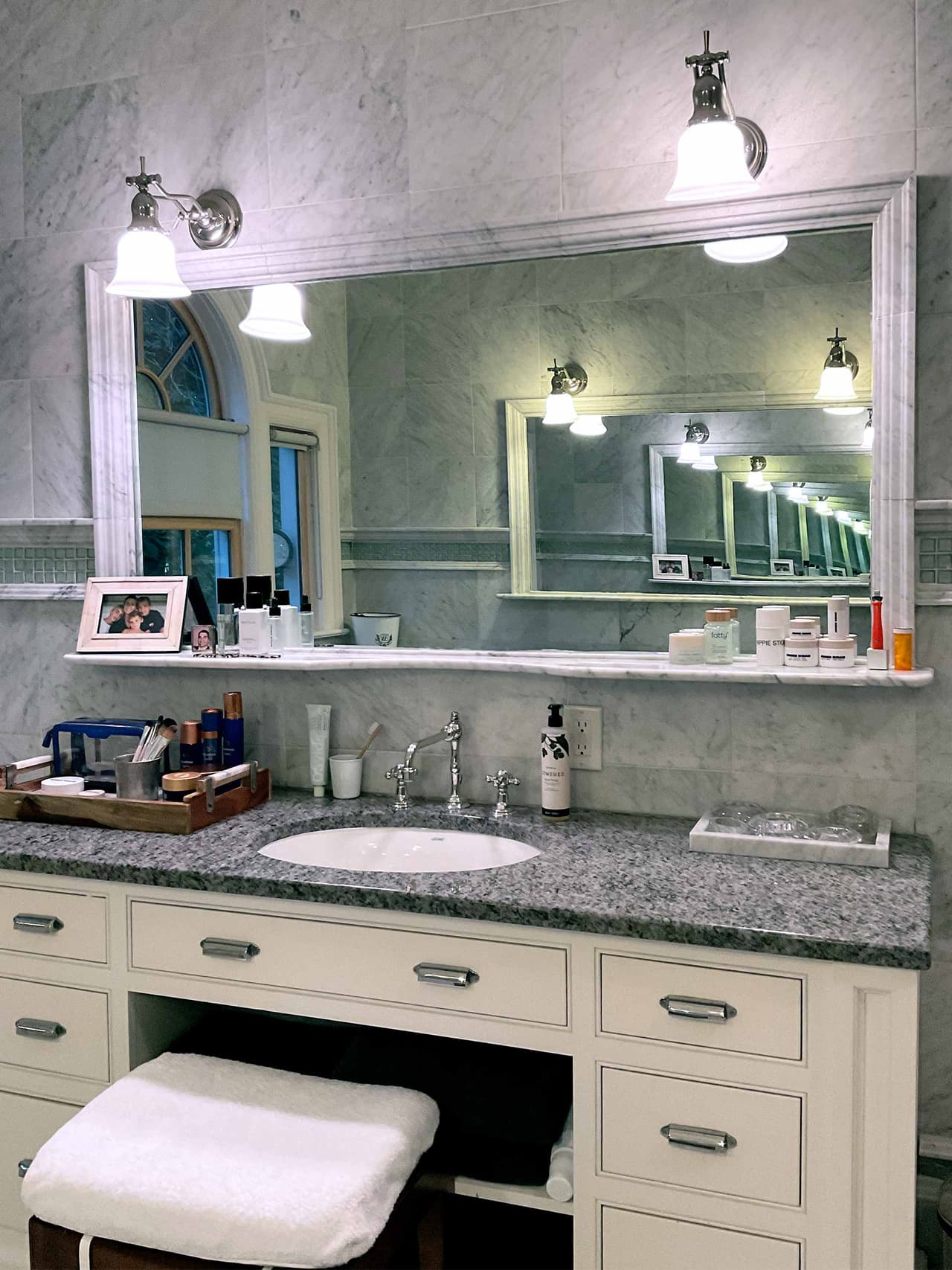 bobbi-brown-holding-2