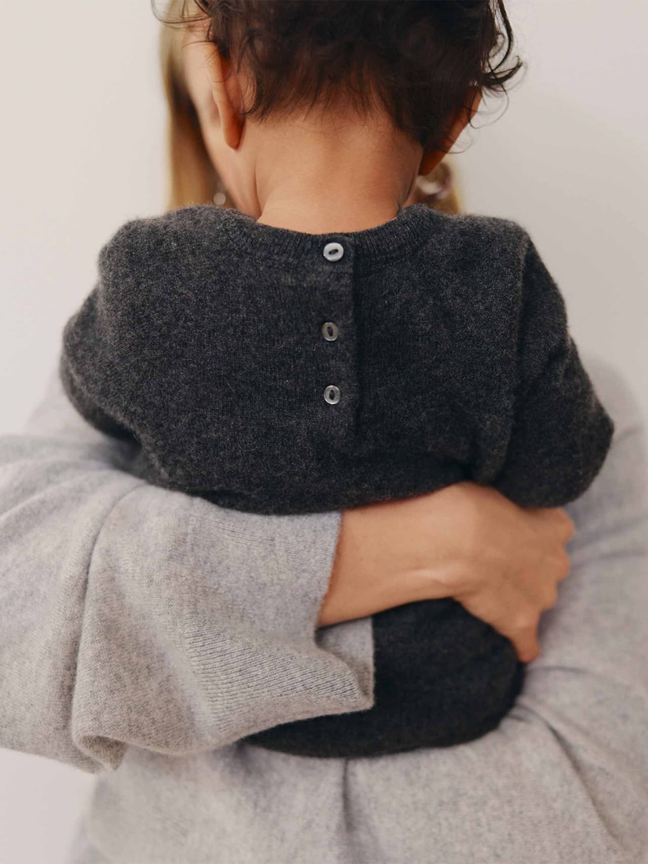 mom-to-be-holding-hm