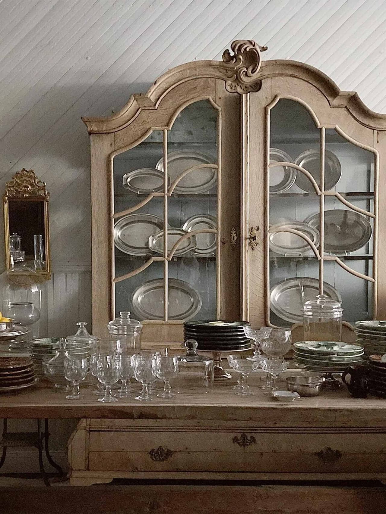 Red-Chair- Image: Red Chair