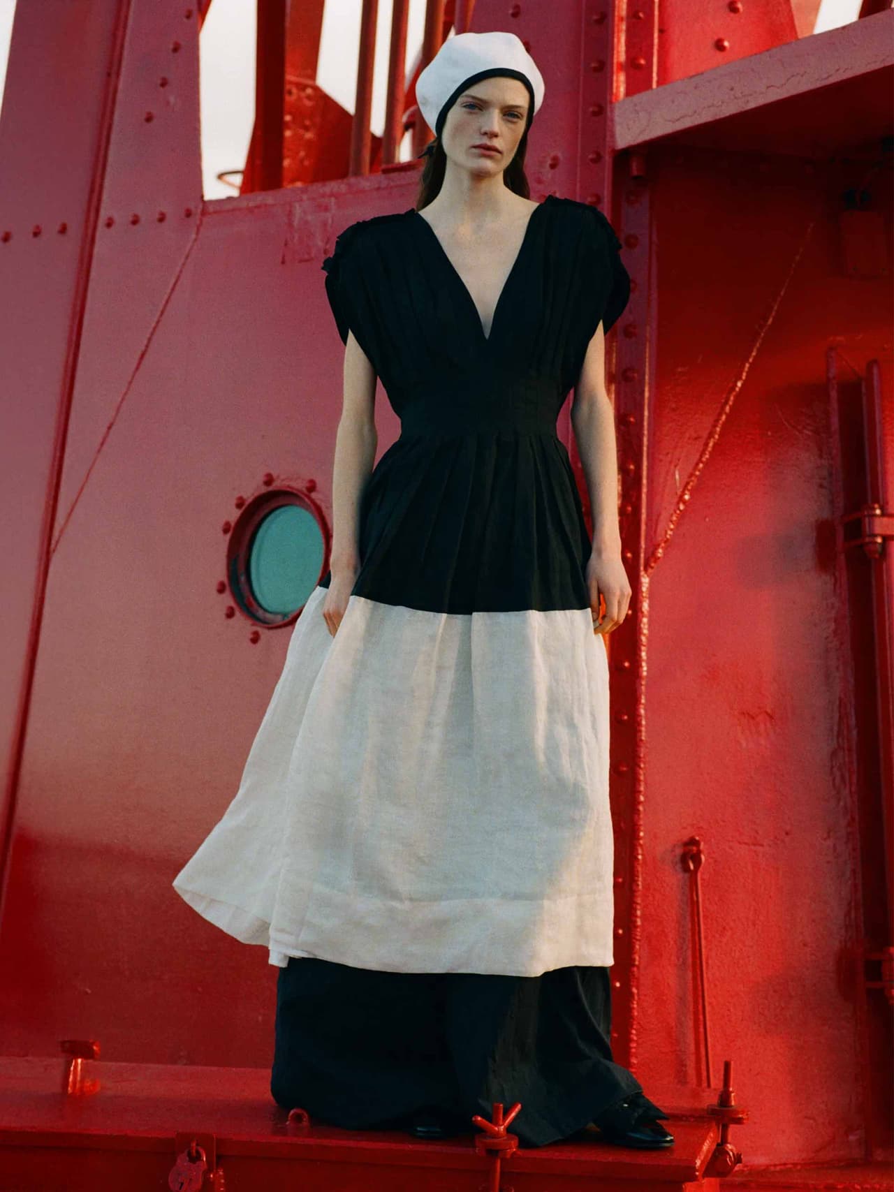 dior-sailor-holding-sea-prefall25