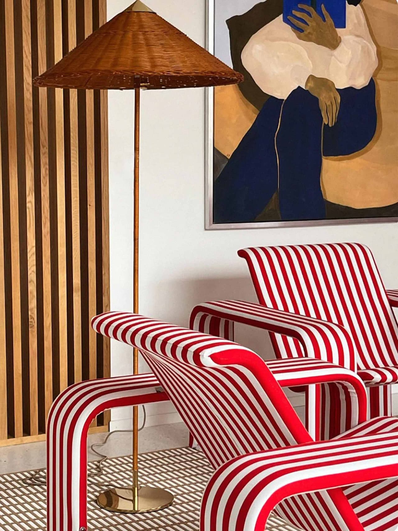 stripes-holding-kotimme