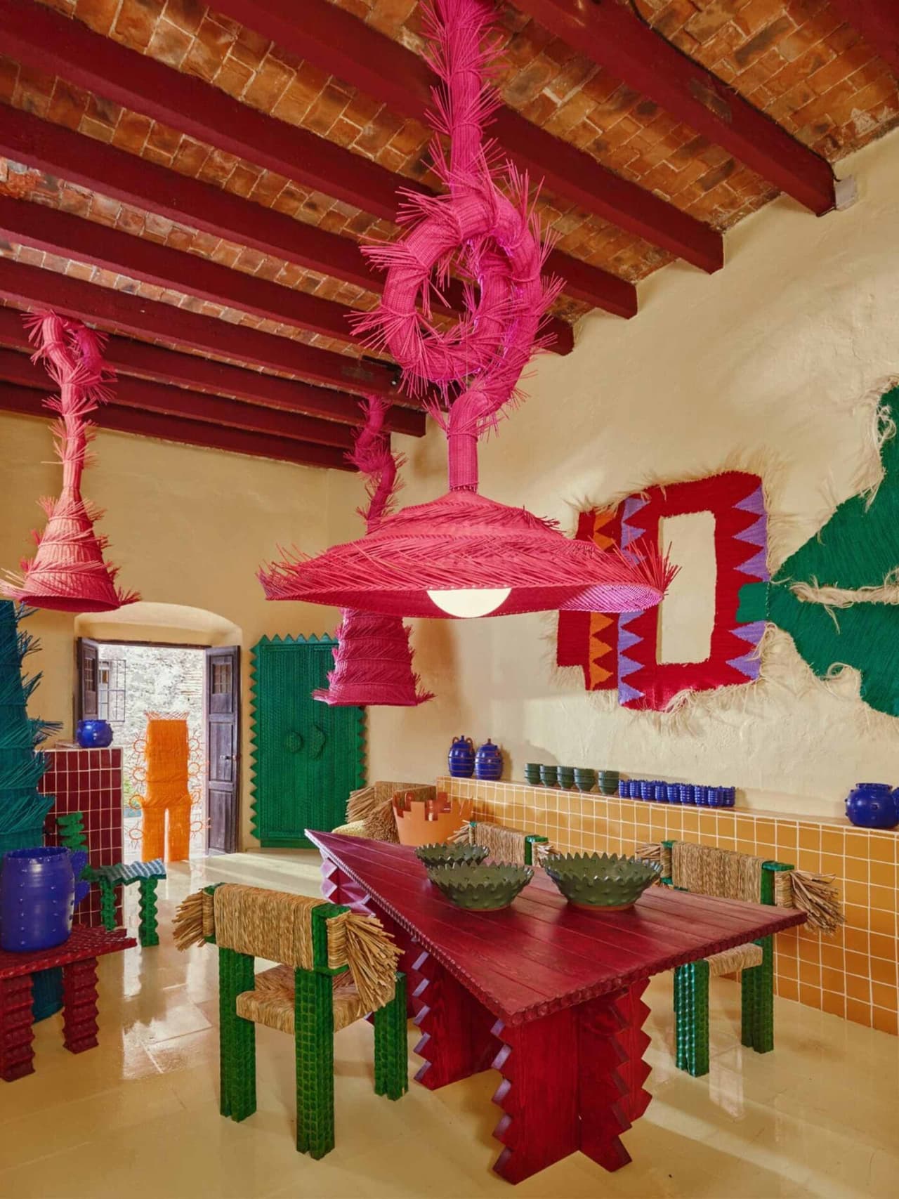 mexico-holding-mestiz Image: Mestiz