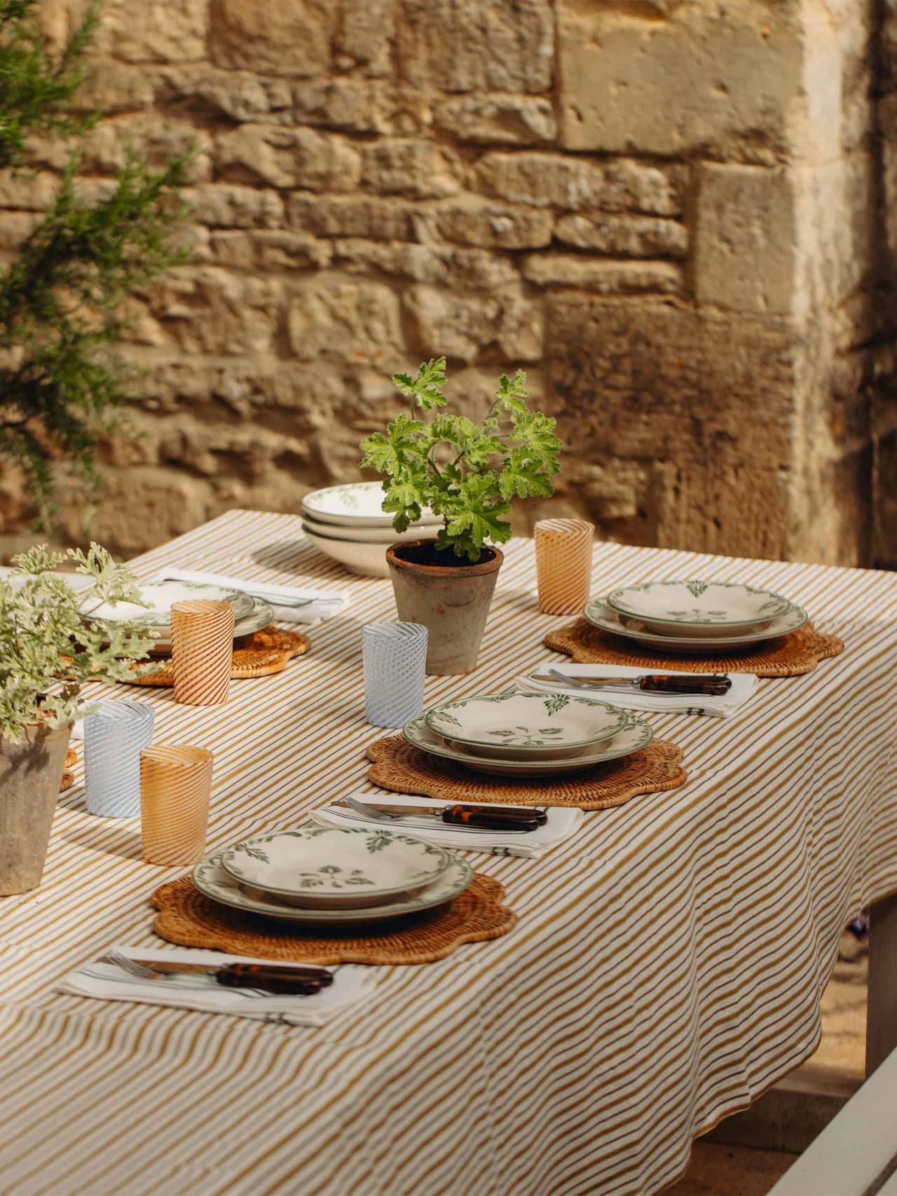 summertable-holding-rebecca-udall Image: Rebecca Udall