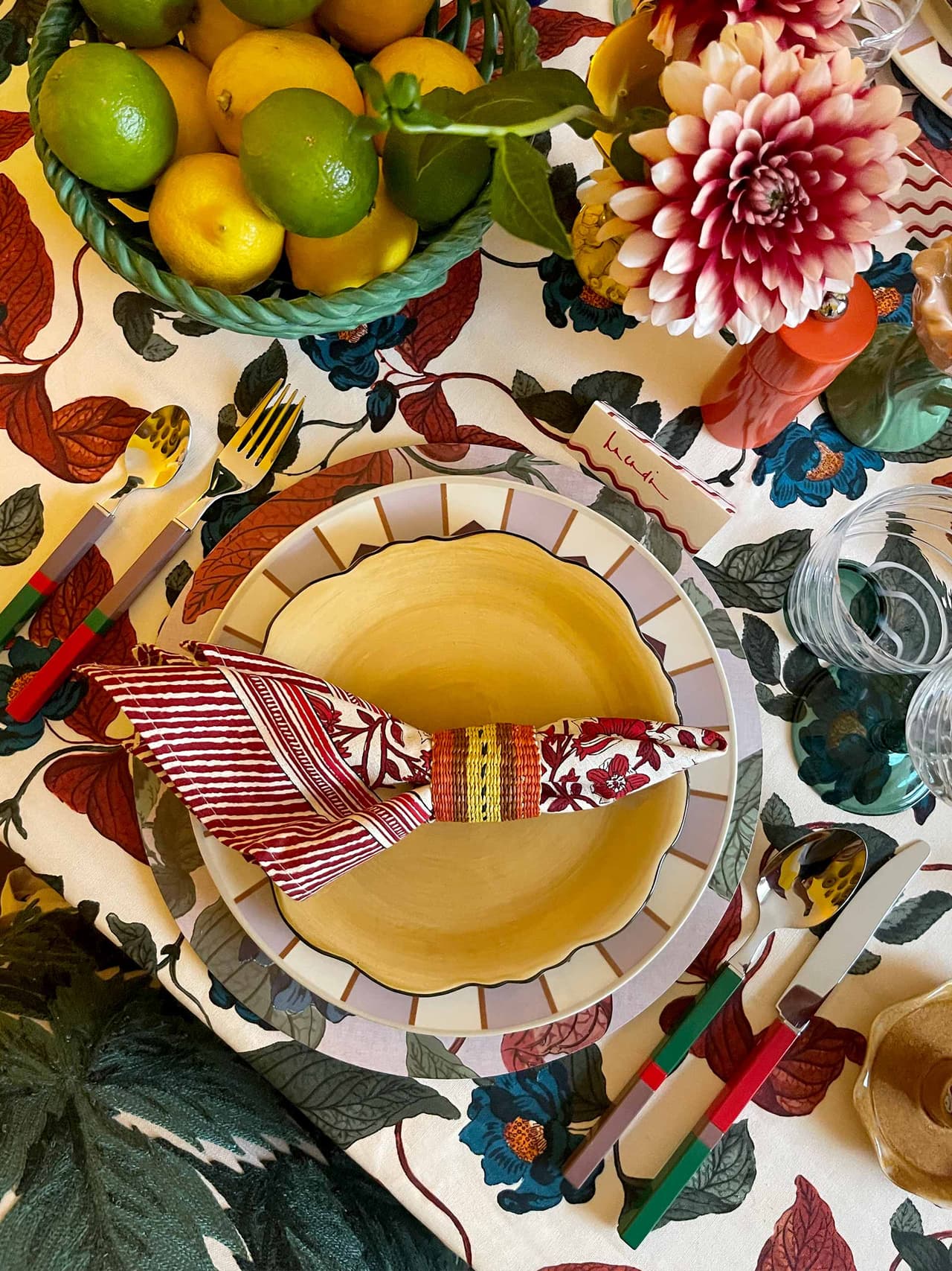 harvesttable-holding-body-1