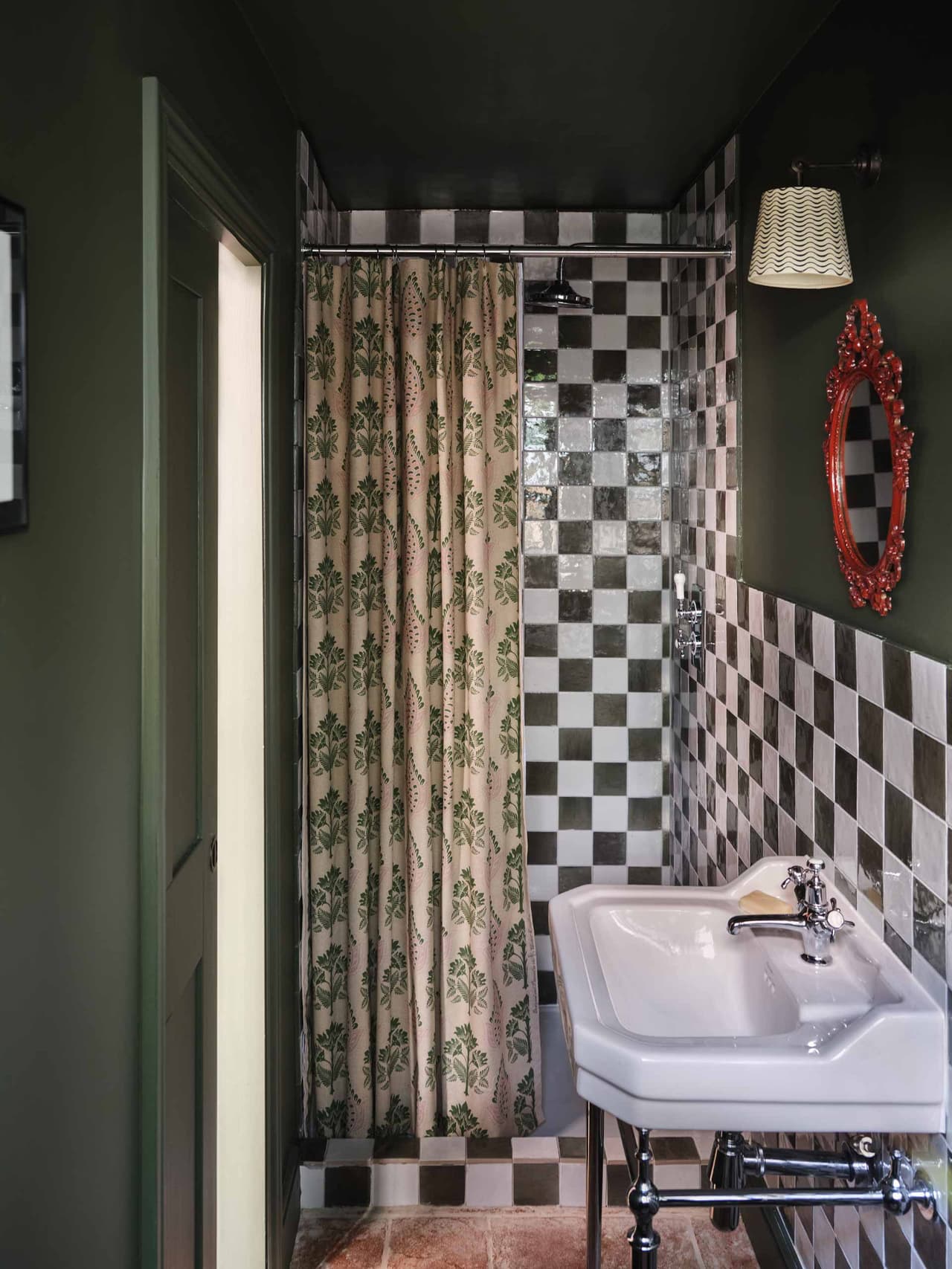 kws-holding-bathroom-4