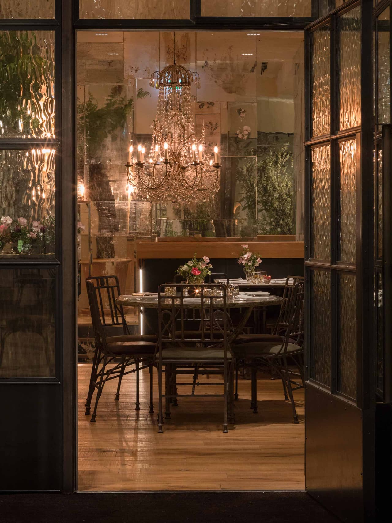 date-night-lisa-eldridge-the-petersham-coventgarden Image: The Petersham, Covent Garden