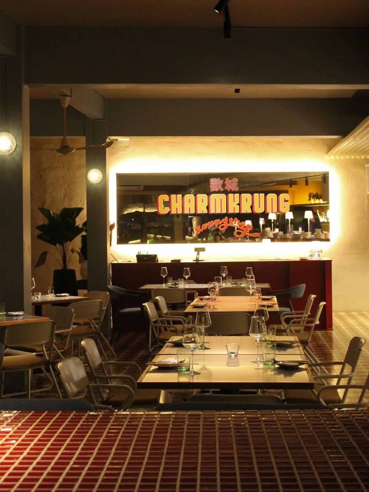 lisa-king-thailand-inspo-8-charmkrung Image: Charmkrung Bangkok