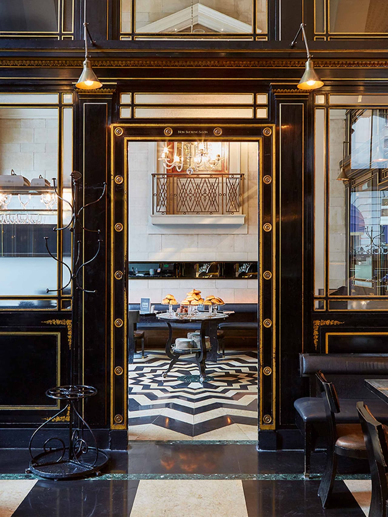 date-night-lucinda-chambers-the-wolseley Image: The  Wolseley