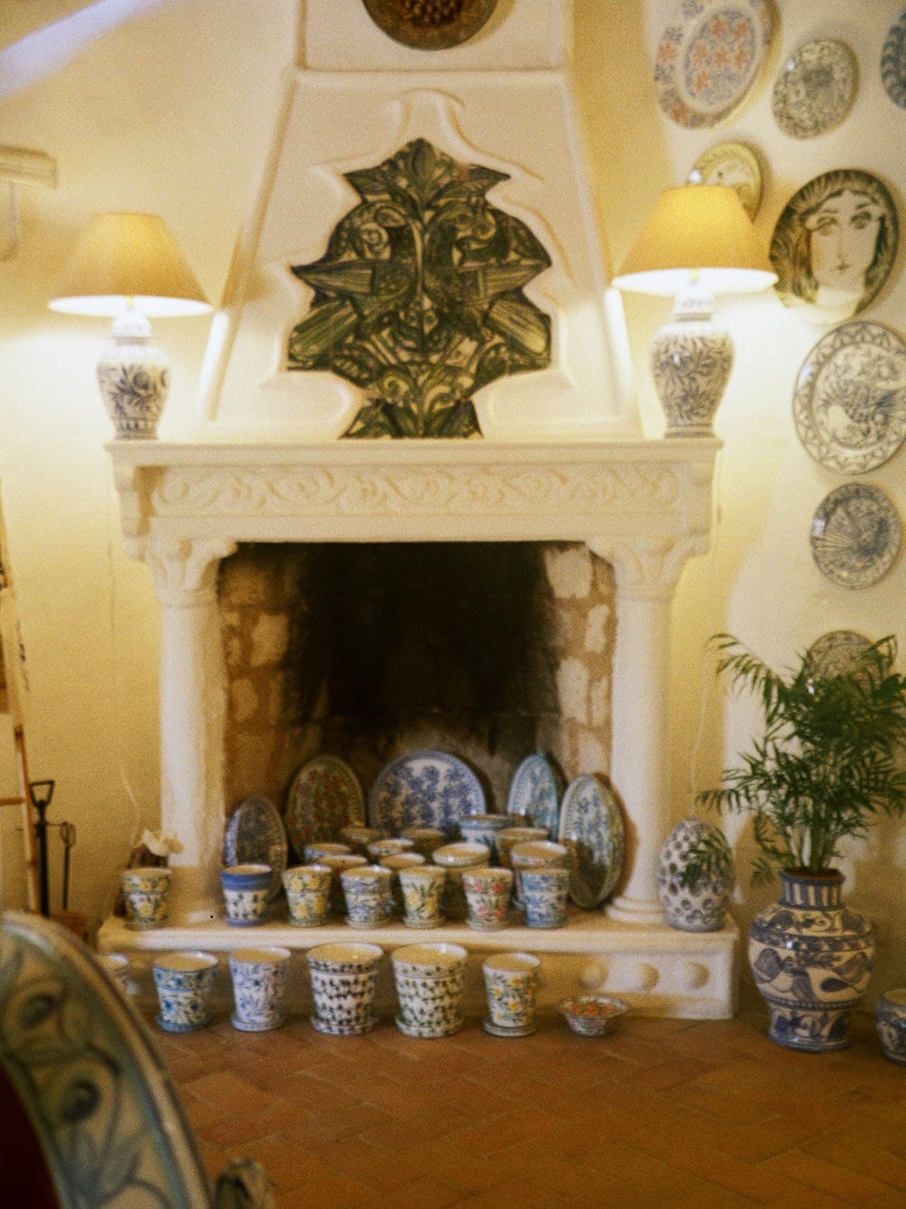 aroundtheworld-catarina-mira-porches-pottery Image: Porches Pottery