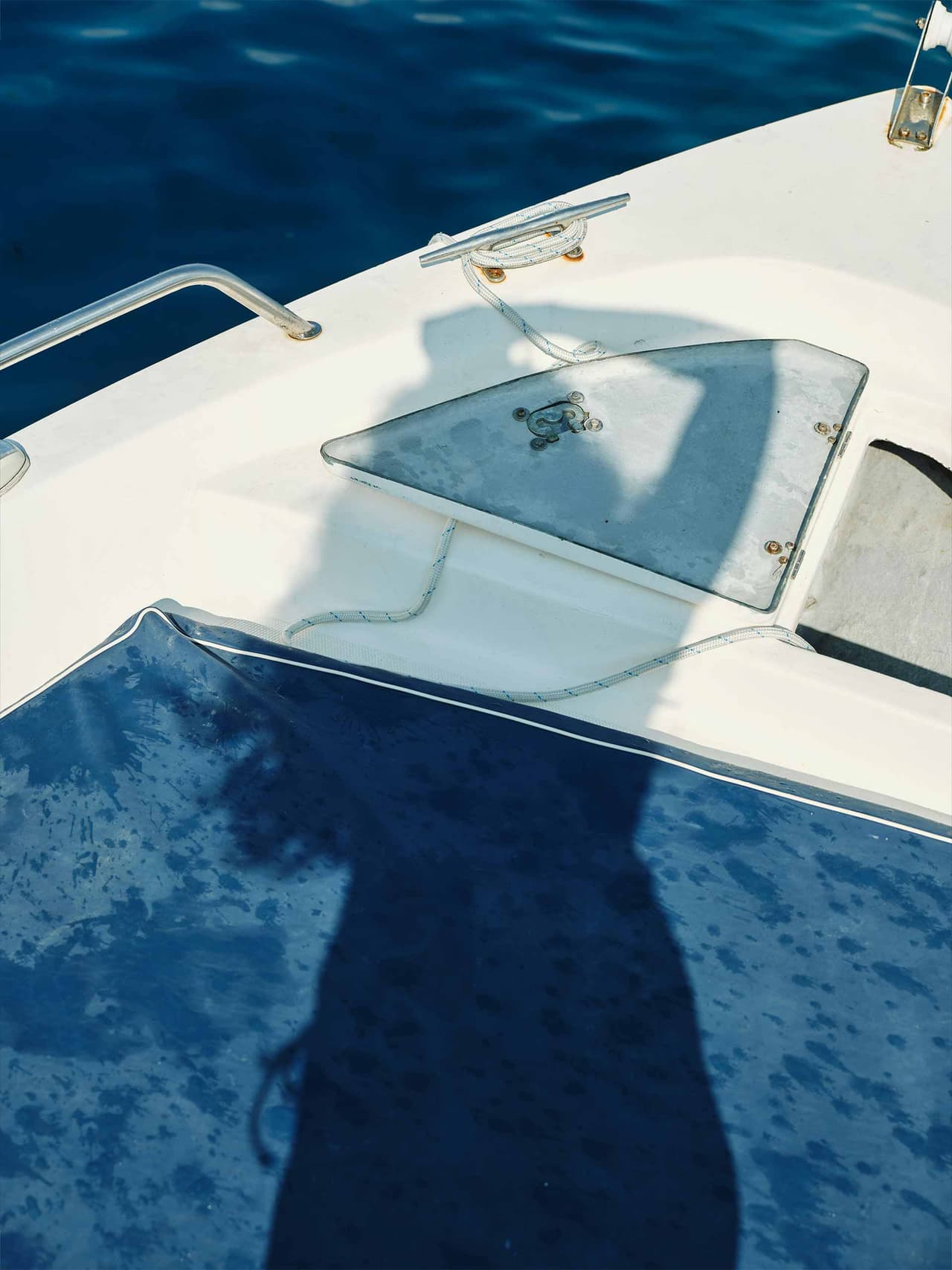 nautical-holding-roberta-santanna Image: Roberta Sant'Anna