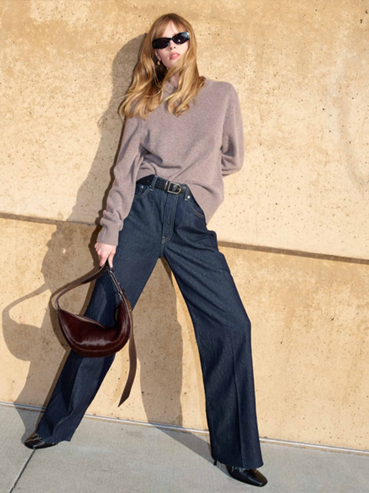 other-stories-holding-body