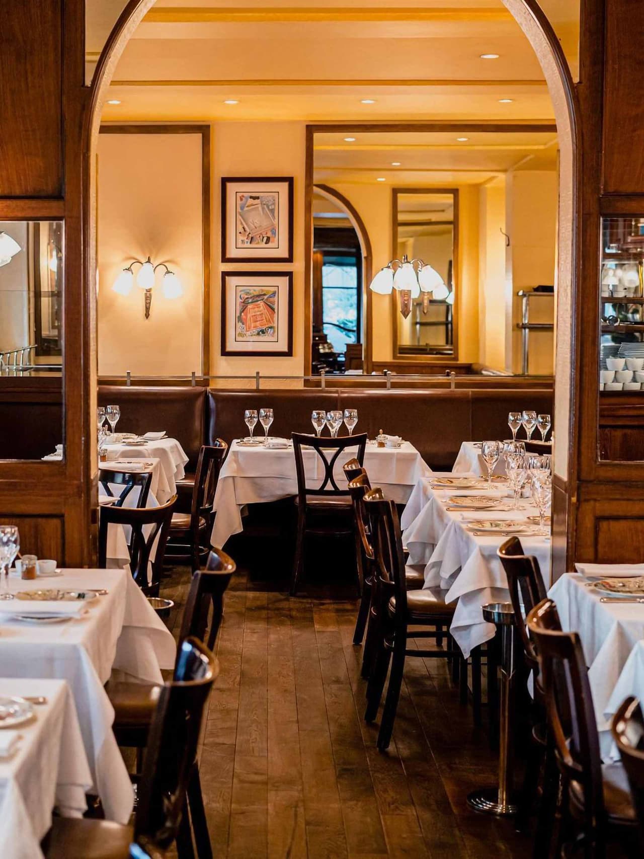 antikbatik-paris-inspo-chez-georges  Image: @chezgeorgesportemaillot