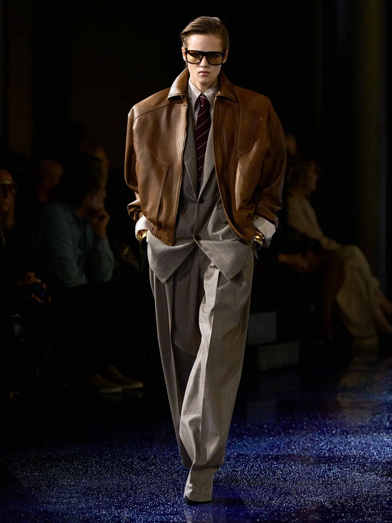 ysl-effect-holding-saint-laurent-ss25-look-4- Image: Saint Laurent SS25