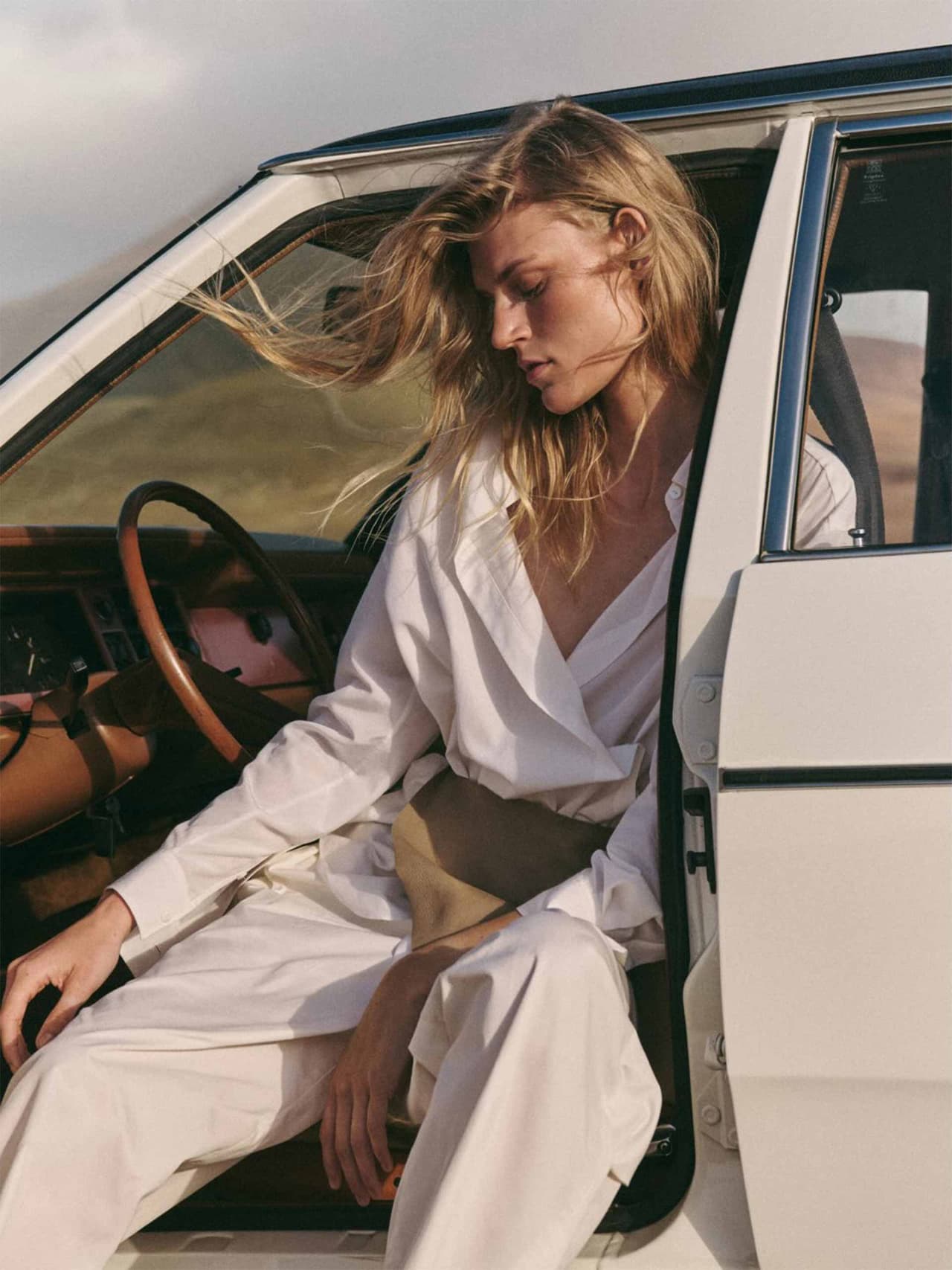 pared-back-holding-massimo-dutti-main